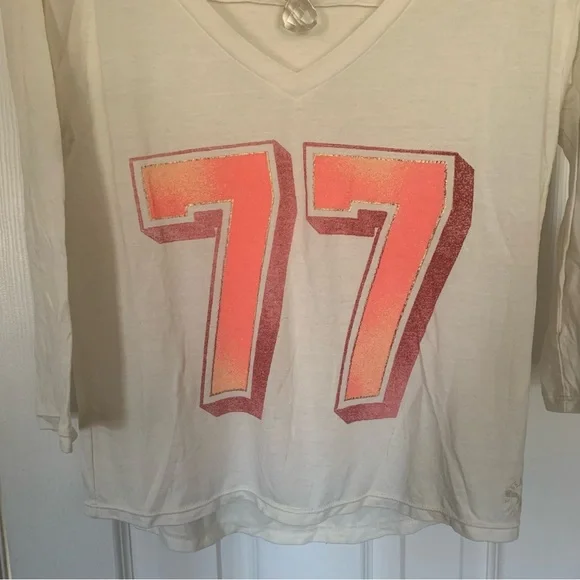Y2K AEO White 77 Jersey V-Neck Vintage Tee - Picture 3 of 7